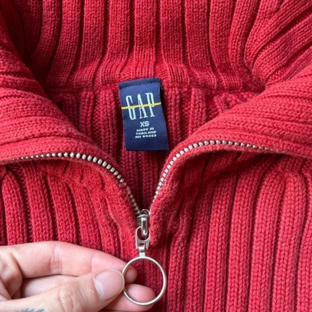 GAP Ribbed Zip-Up Cardigan in Deep Raspberry - Picture 2 of 2
